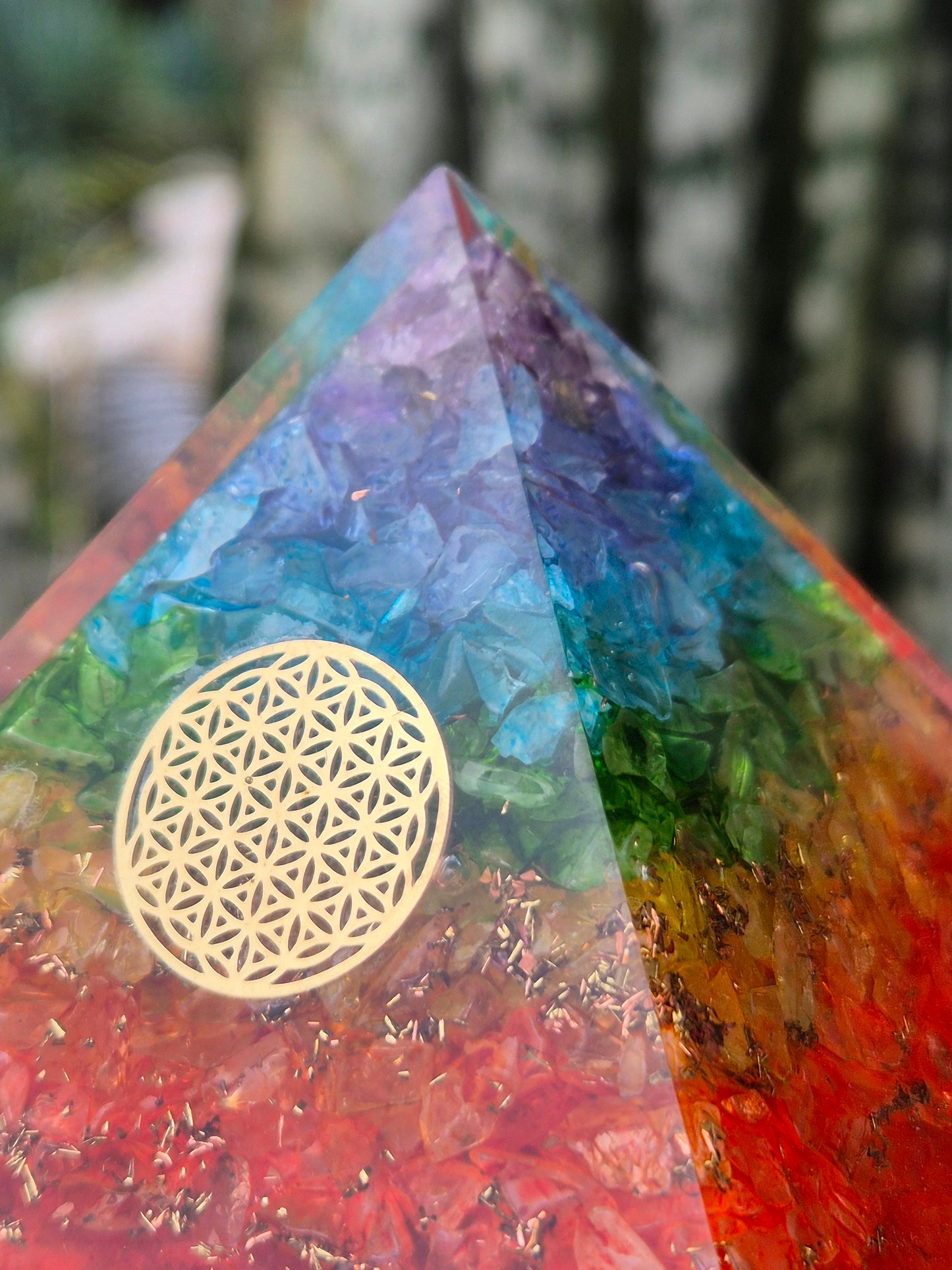 Orgonite Pirâmide 7 Chakras Flor da Vida