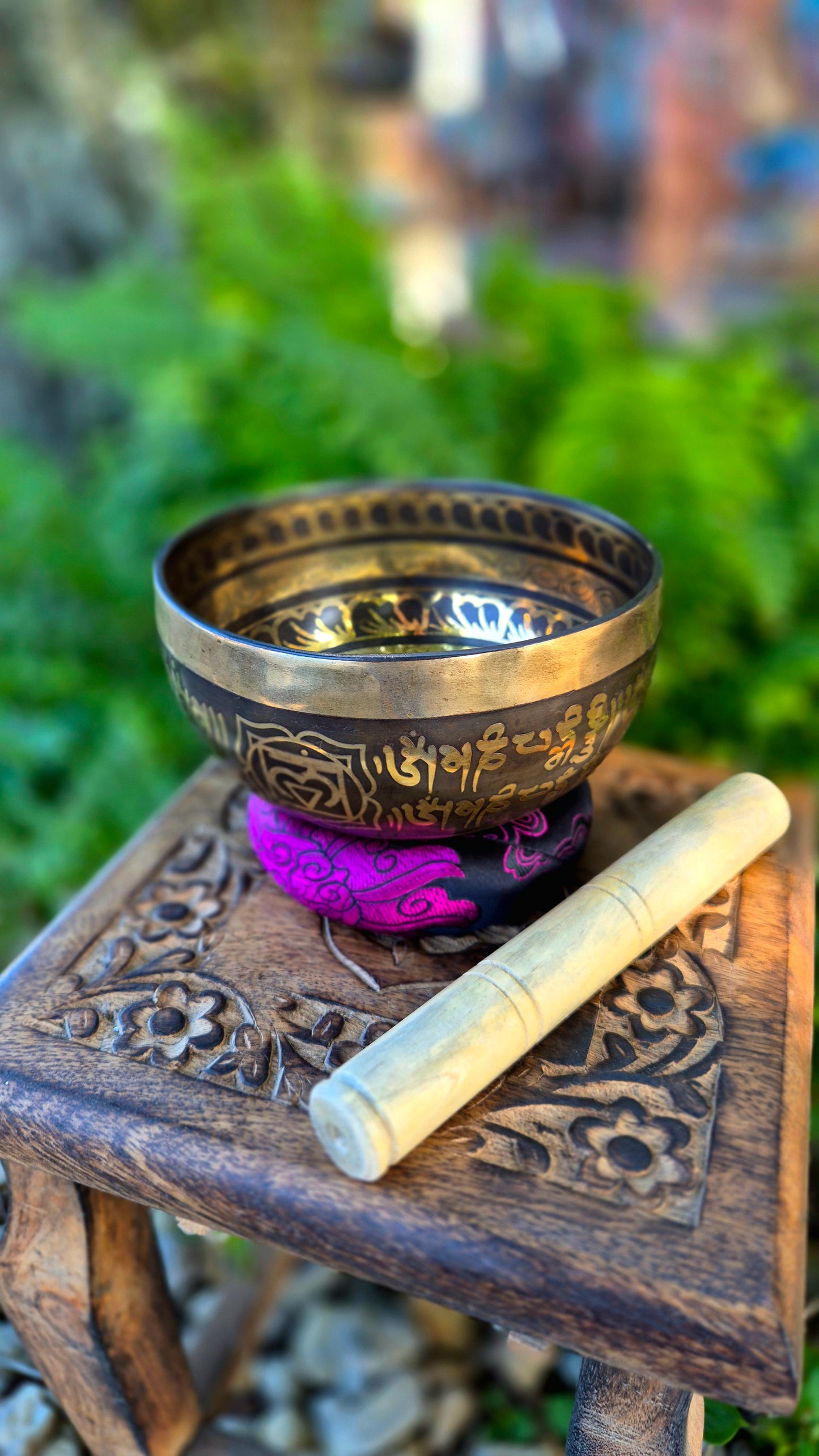 Tigela Tibetana M com Mantras em Sânscrito