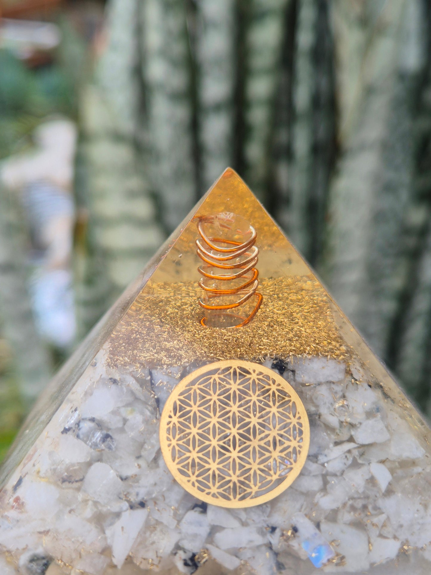 Orgonite Pirâmide Flor da Vida