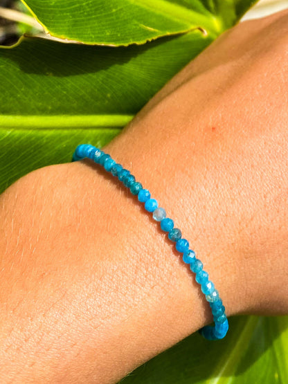 Pulseira de Apatita Azul Natural Facetada