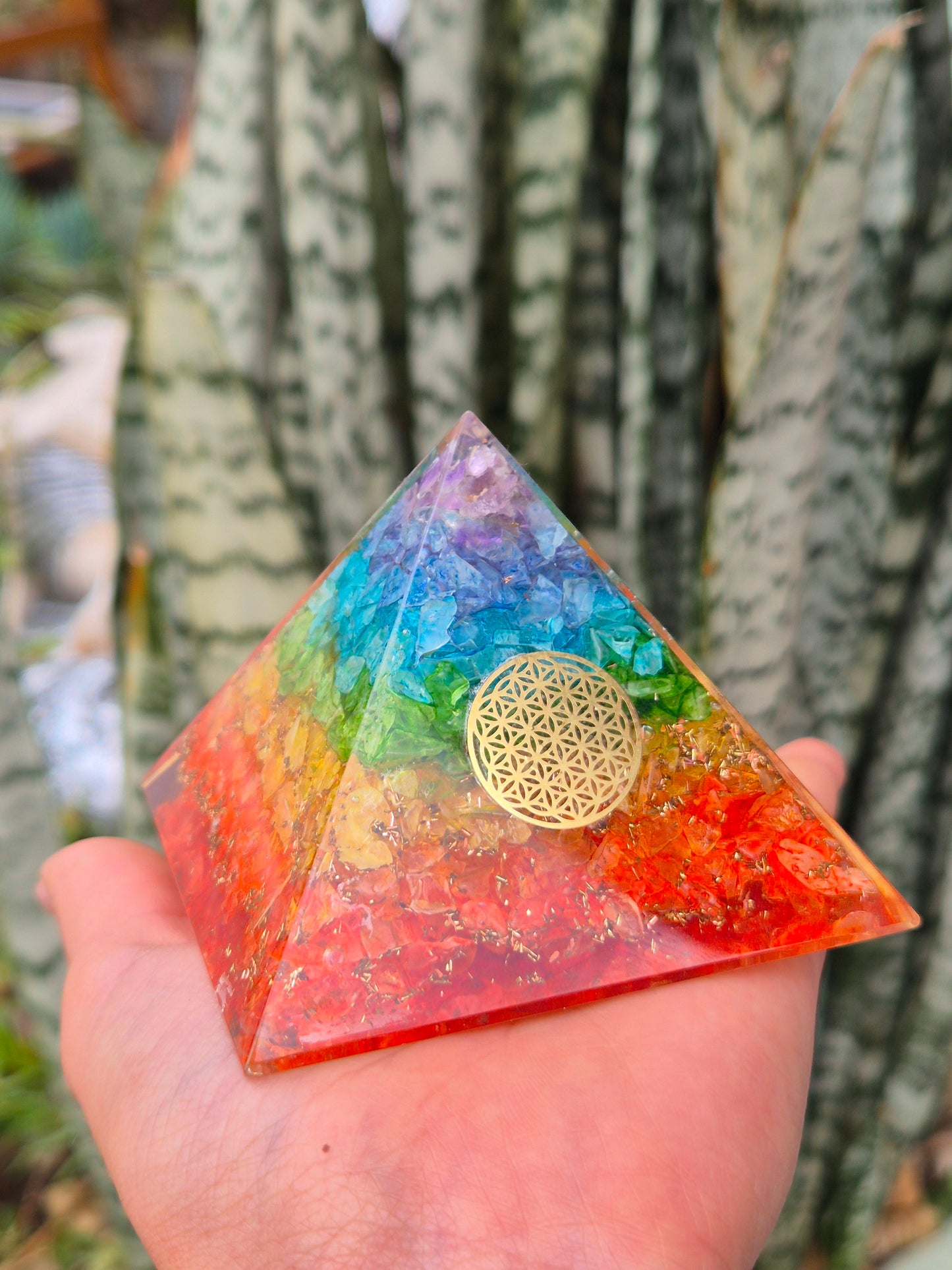 Orgonite Pirâmide 7 Chakras Flor da Vida