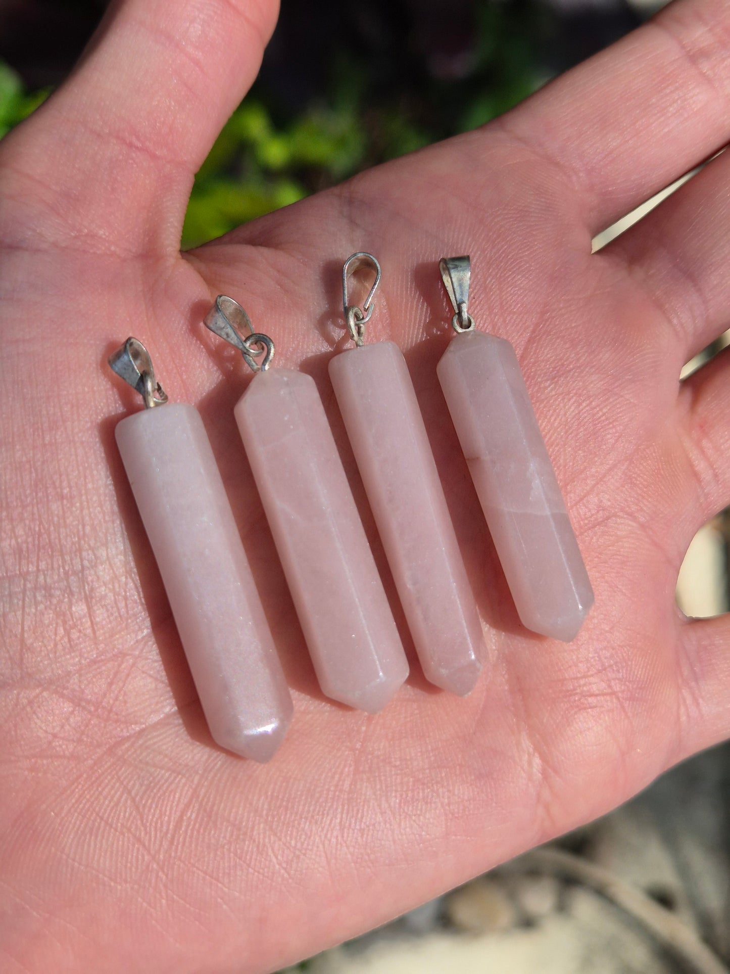 Pingente de Ponta de Quartzo Rosa