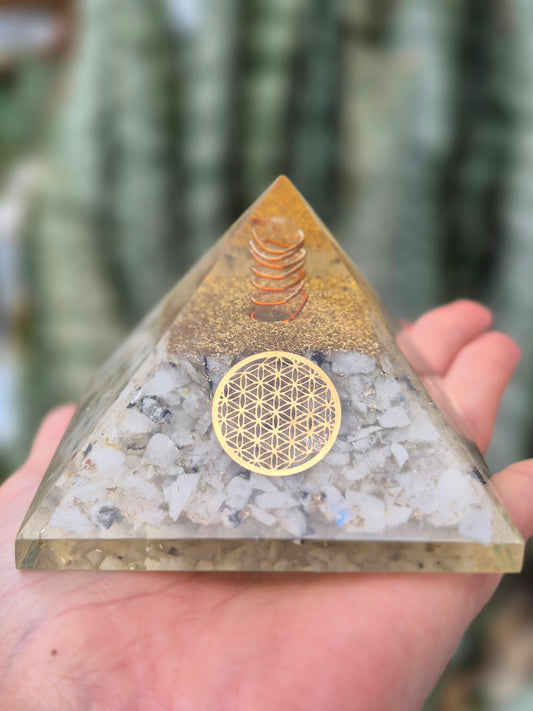 Orgonite Pirâmide Flor da Vida