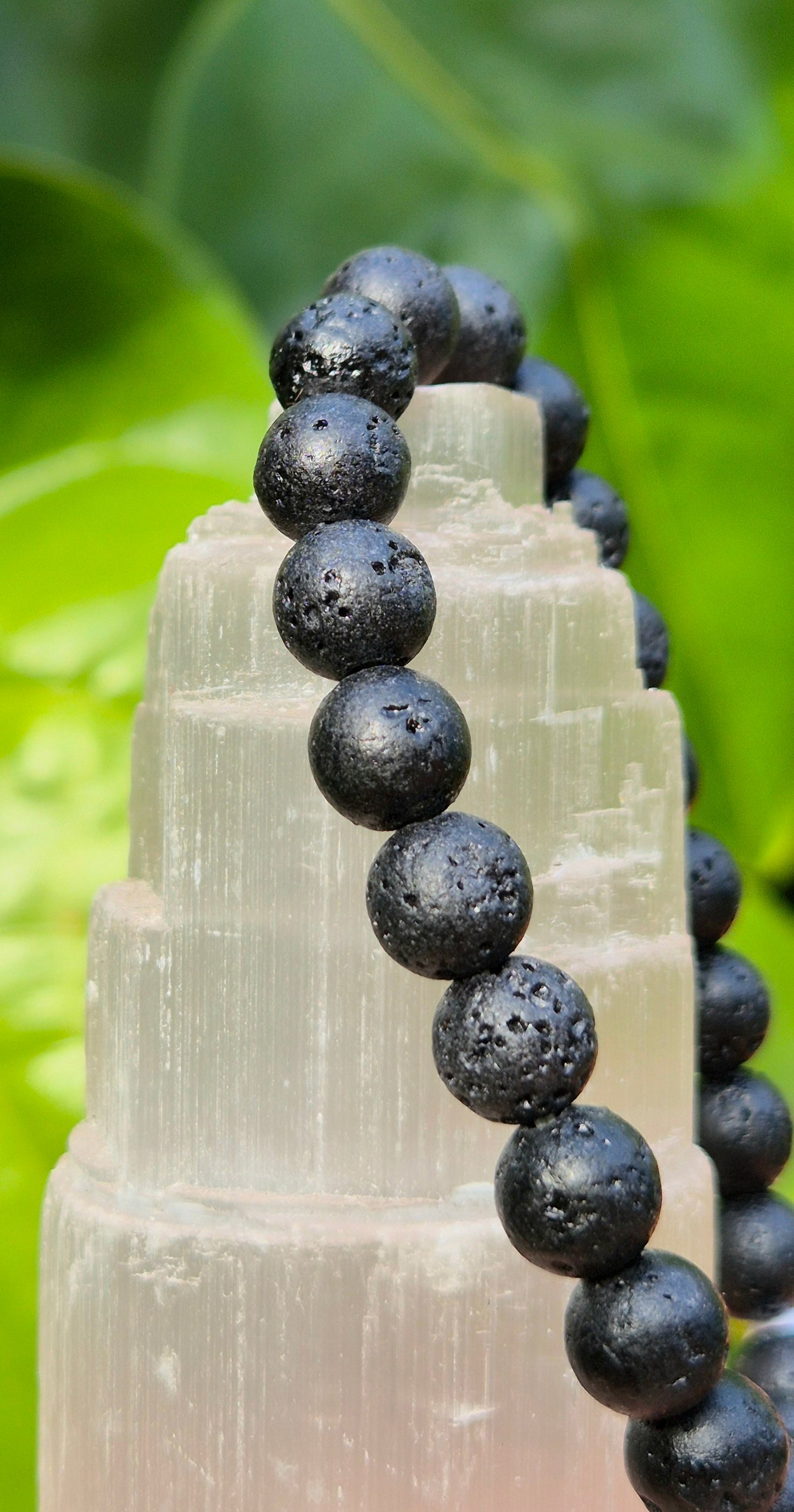 Pulseira de Pedra Vulcânica Natural