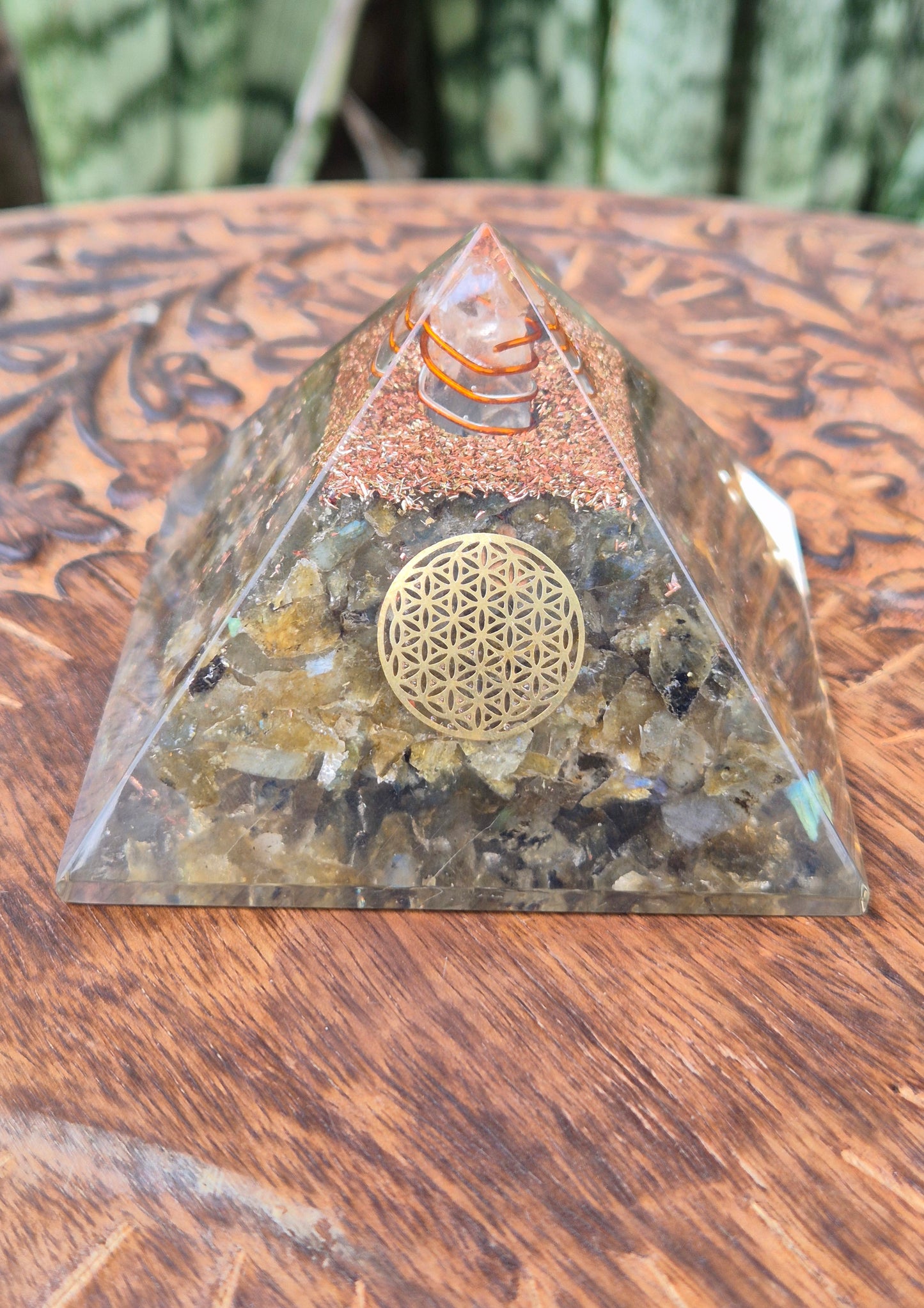 Orgonite Pirâmide Flor da Vida