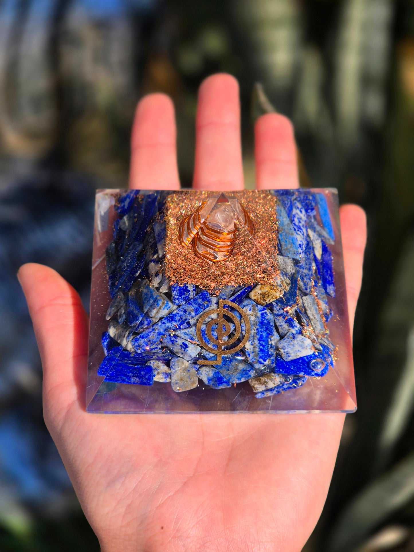 Orgonite Pirâmide Símbolo Reiki Cho Ku Rei