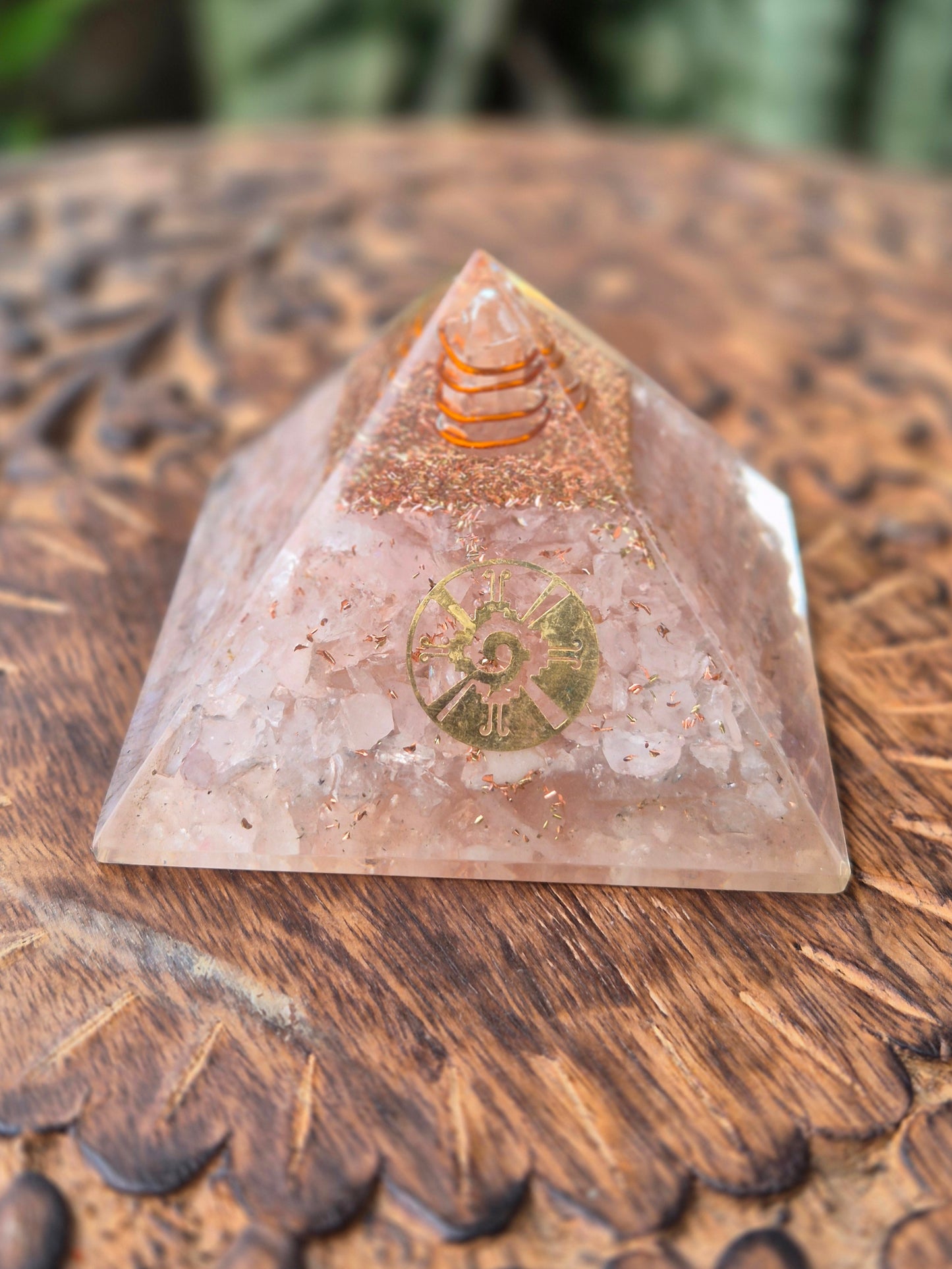 Orgonite Pirâmide Quartzo Rosa