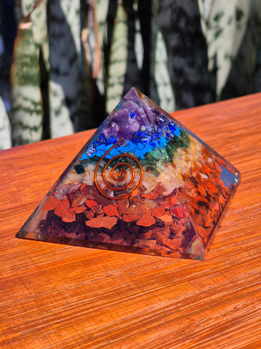 Orgonite Pirâmide 7 Chakras
