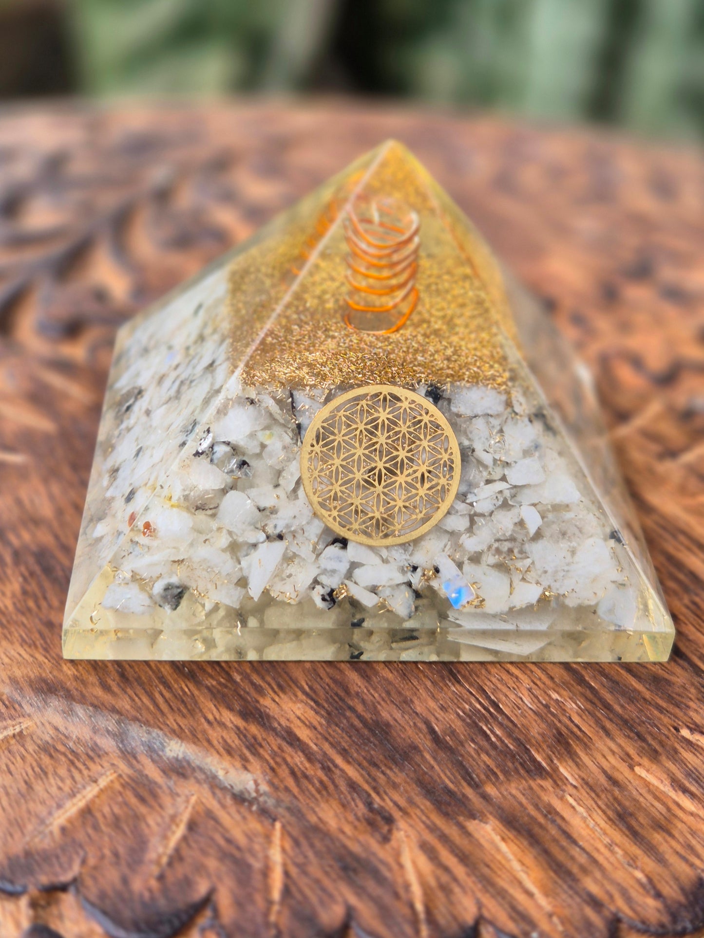 Orgonite Pirâmide Flor da Vida