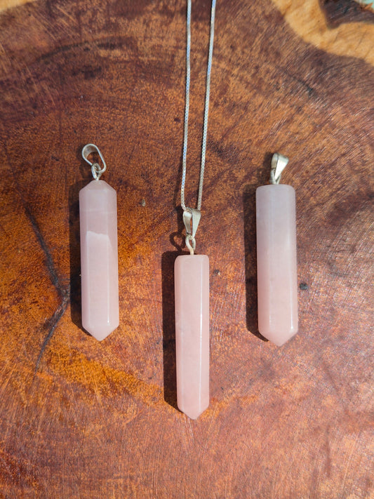 Pingente de Ponta de Quartzo Rosa