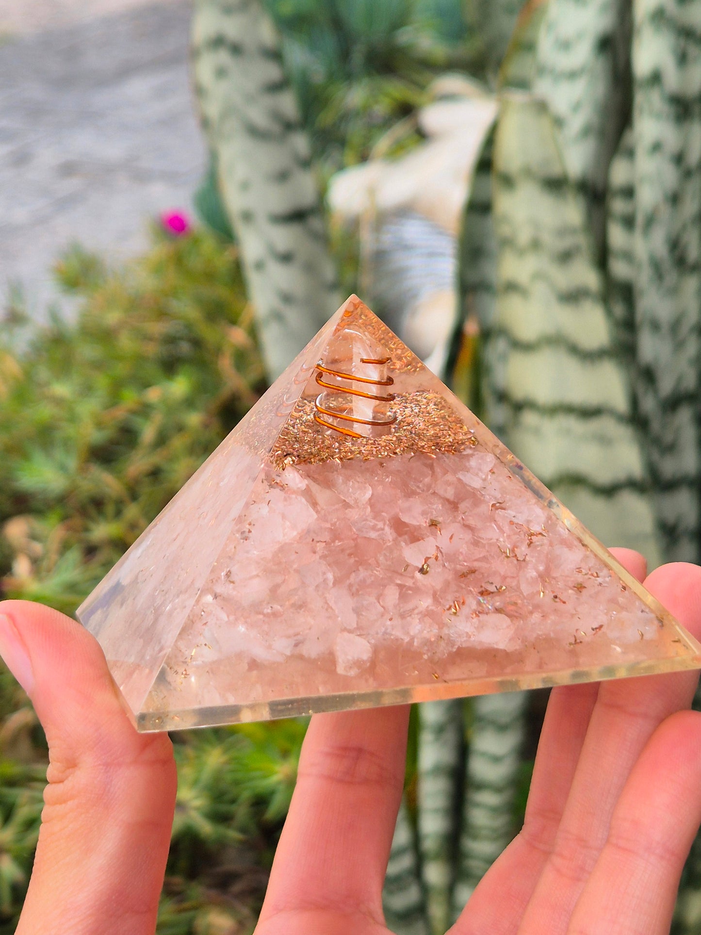 Orgonite Pirâmide Quartzo Rosa