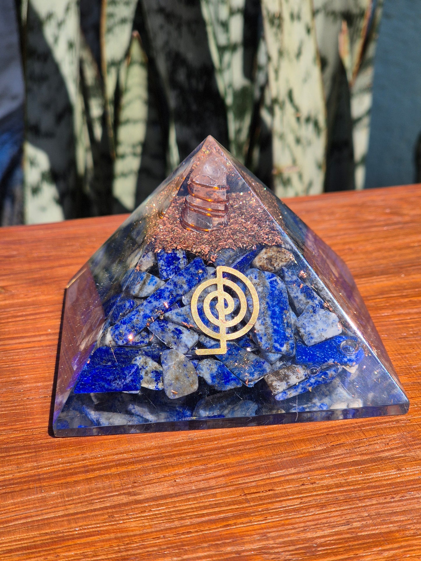 Orgonite Pirâmide Símbolo Reiki Cho Ku Rei